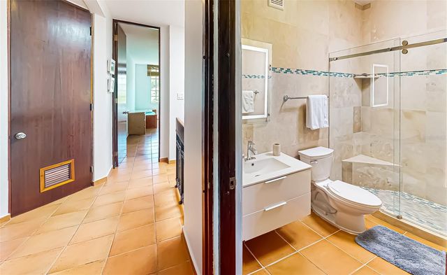 10 CALLE PALMAS, Dorado, PR 00646