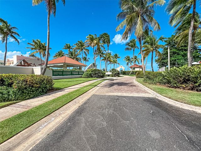 10 CALLE PALMAS, Dorado, PR 00646