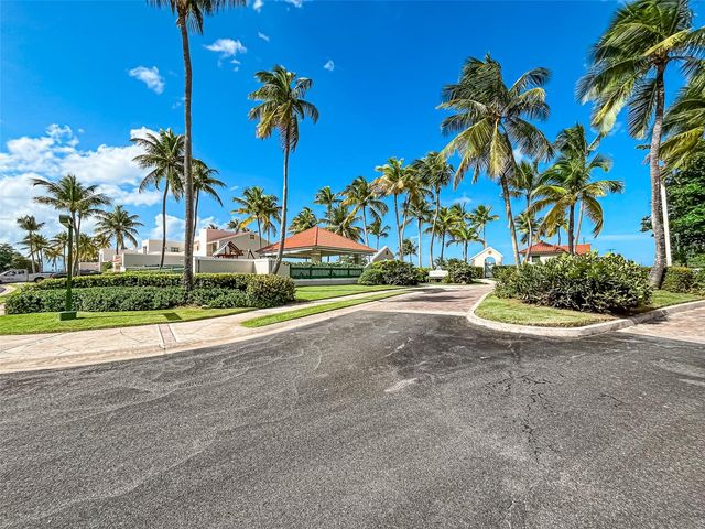 10 CALLE PALMAS, Dorado, PR 00646