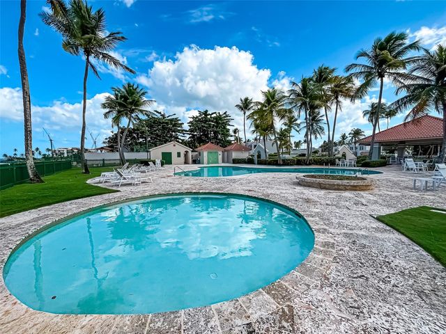 10 CALLE PALMAS, Dorado, PR 00646