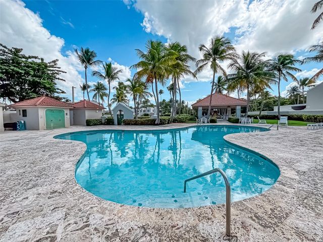 10 CALLE PALMAS, Dorado, PR 00646