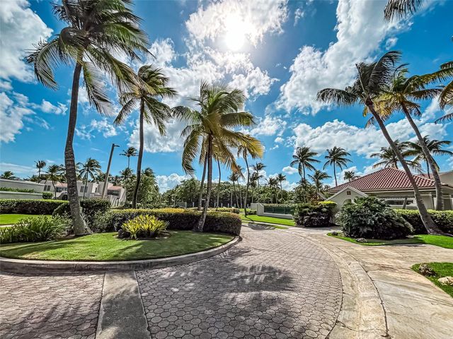 10 CALLE PALMAS, Dorado, PR 00646