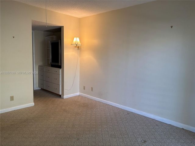 151 Berkley Rd 208, Hollywood, FL 33024