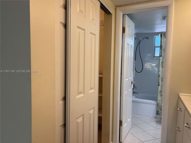 151 Berkley Rd 208, Hollywood, FL 33024