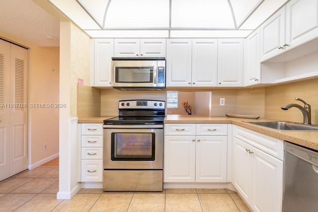 151 Berkley Rd 208, Hollywood, FL 33024