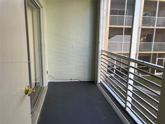 151 Berkley Rd 208, Hollywood, FL 33024