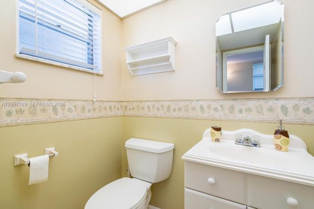 151 Berkley Rd 208, Hollywood, FL 33024