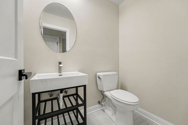 9792 W Oakridge Drive, St. John, IN 46373