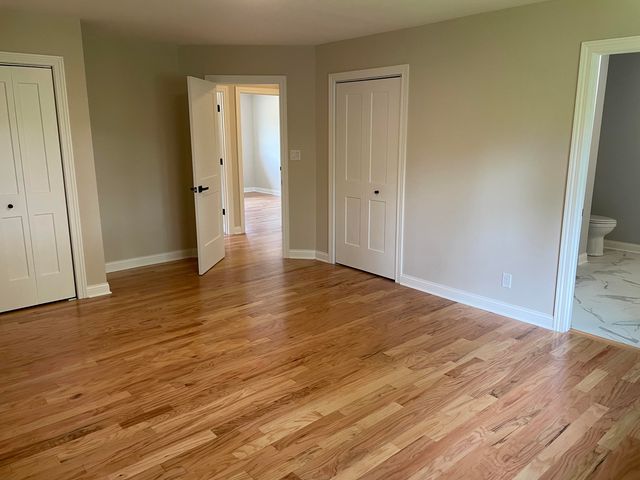 9792 W Oakridge Drive, St. John, IN 46373