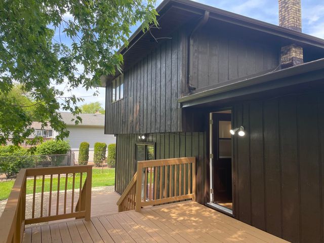 9792 W Oakridge Drive, St. John, IN 46373