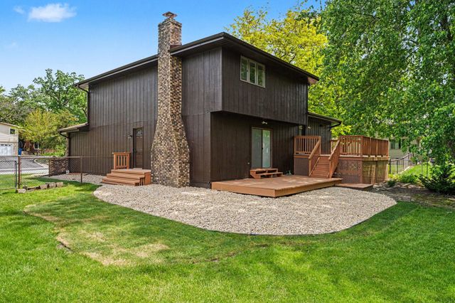 9792 W Oakridge Drive, St. John, IN 46373