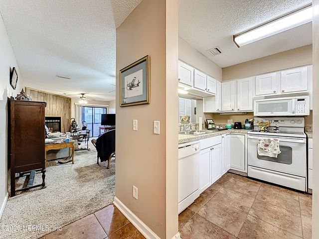 5615 SAN JUAN Avenue 104, Jacksonville, FL 32210