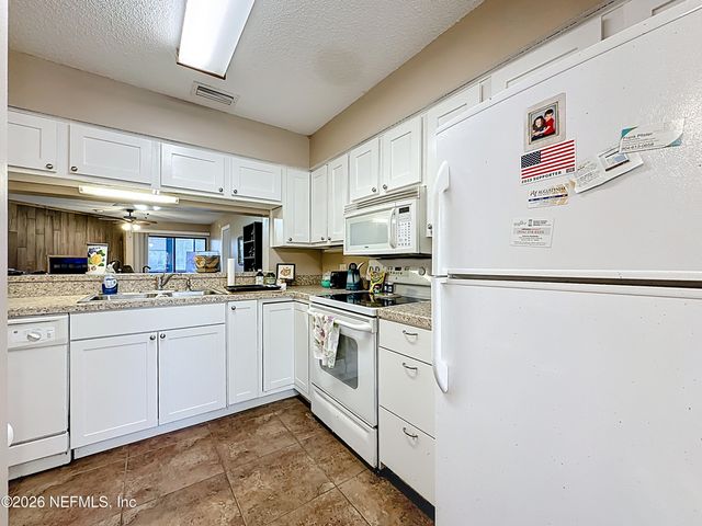 5615 SAN JUAN Avenue 104, Jacksonville, FL 32210