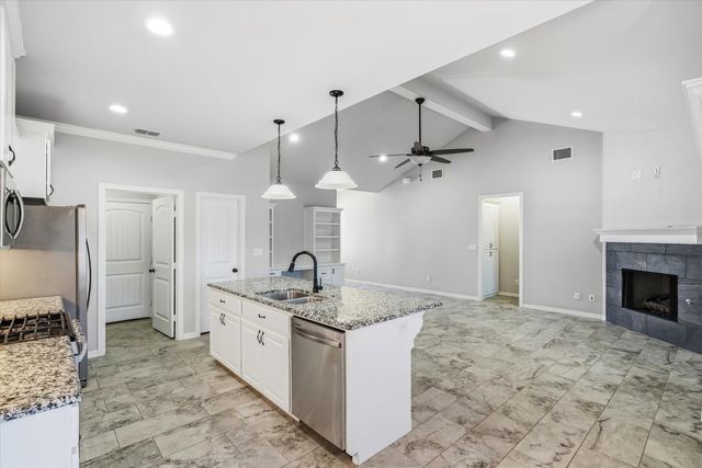 220 Patience Avenue, Lindale, TX 75771