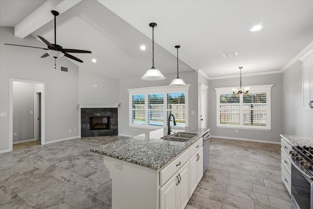 220 Patience Avenue, Lindale, TX 75771