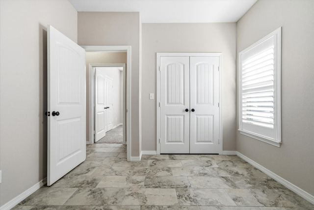 220 Patience Avenue, Lindale, TX 75771