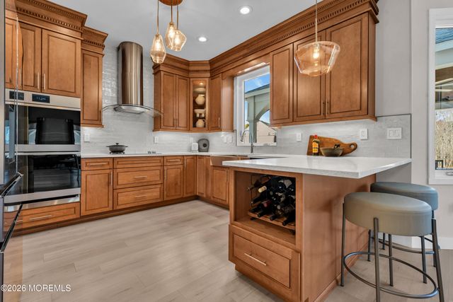 39 Lafayette Mills Road, Manalapan, NJ 07726