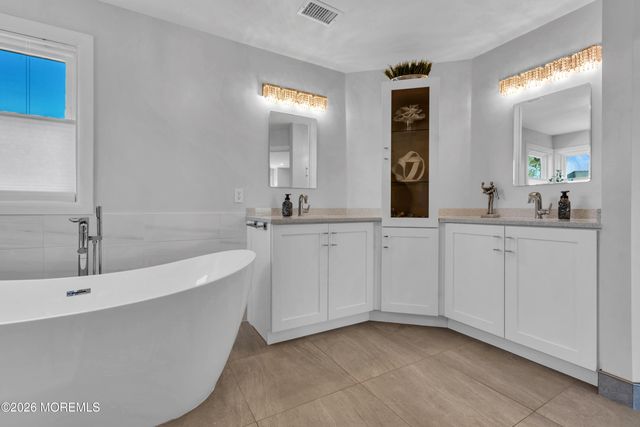 39 Lafayette Mills Road, Manalapan, NJ 07726