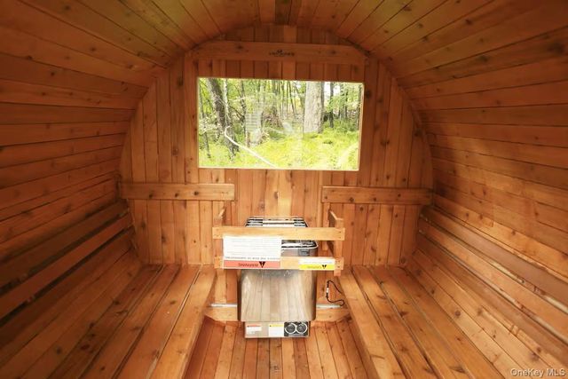 9 Brophy Road, Hurleyville, NY 12747