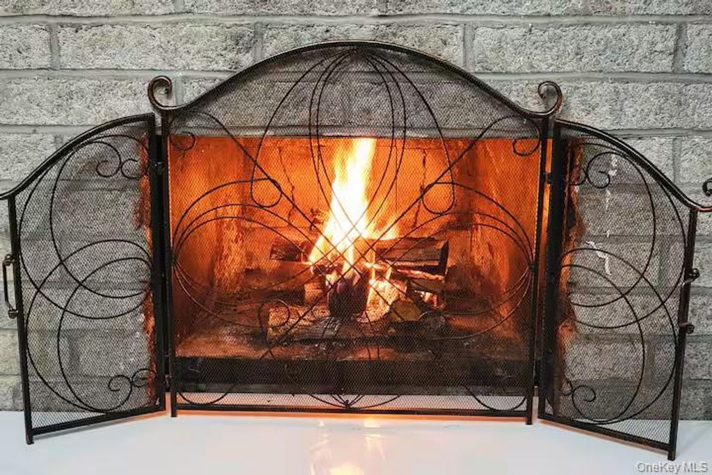 9 Brophy Road, Hurleyville, NY 12747