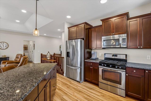 6658 Prairie Creek Road, Windsor, WI 53598