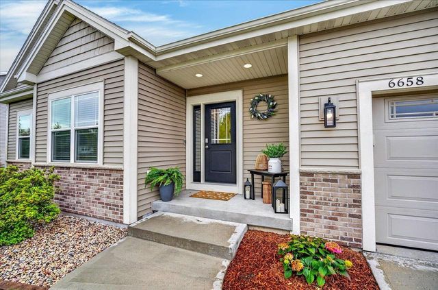 6658 Prairie Creek Road, Windsor, WI 53598
