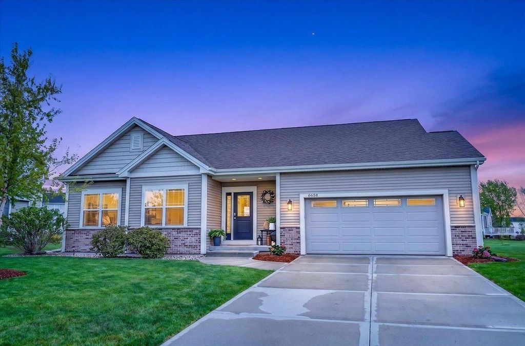 6658 Prairie Creek Road, Windsor, WI 53598