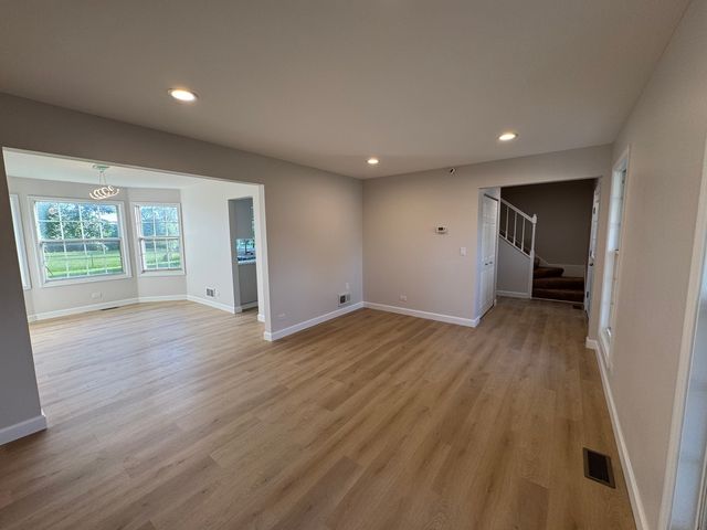 1194 Knollwood Drive, Carol Stream, IL 60188