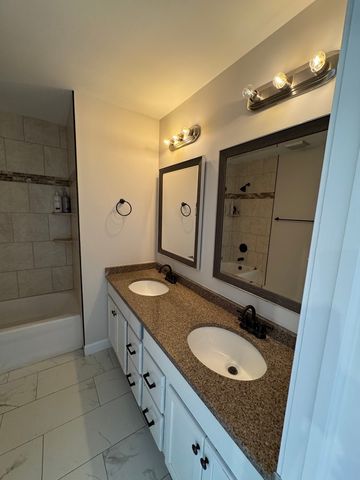 1194 Knollwood Drive, Carol Stream, IL 60188