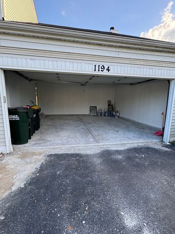 1194 Knollwood Drive, Carol Stream, IL 60188