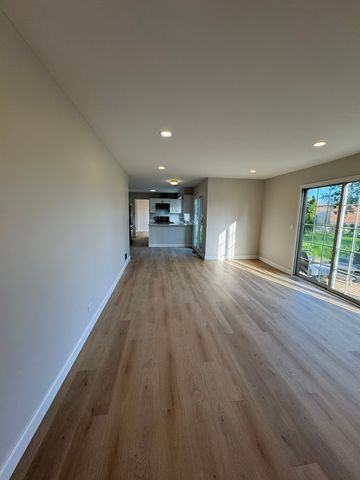 1194 Knollwood Drive, Carol Stream, IL 60188