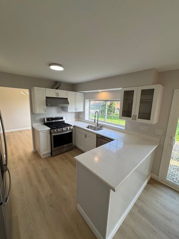 1194 Knollwood Drive, Carol Stream, IL 60188