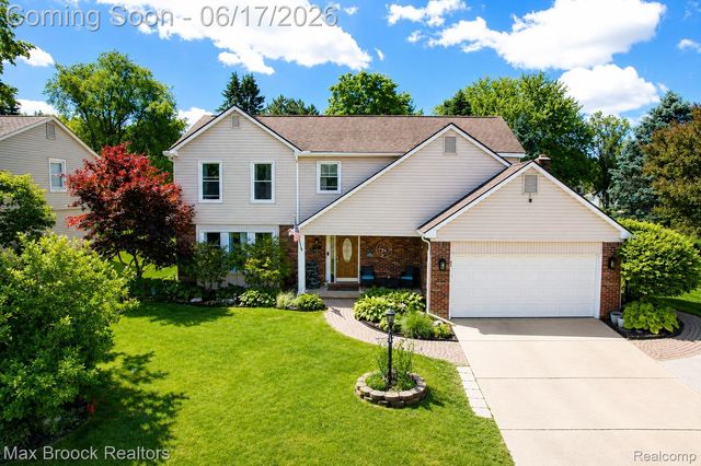 8952 Cynthia Court, Commerce Charter Township, MI 48382