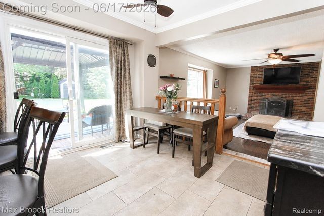 8952 Cynthia Court, Commerce Charter Township, MI 48382