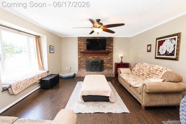 8952 Cynthia Court, Commerce Charter Township, MI 48382