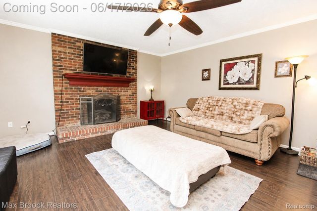 8952 Cynthia Court, Commerce Charter Township, MI 48382