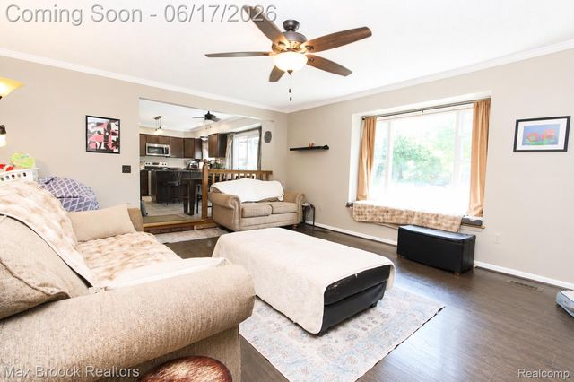 8952 Cynthia Court, Commerce Charter Township, MI 48382