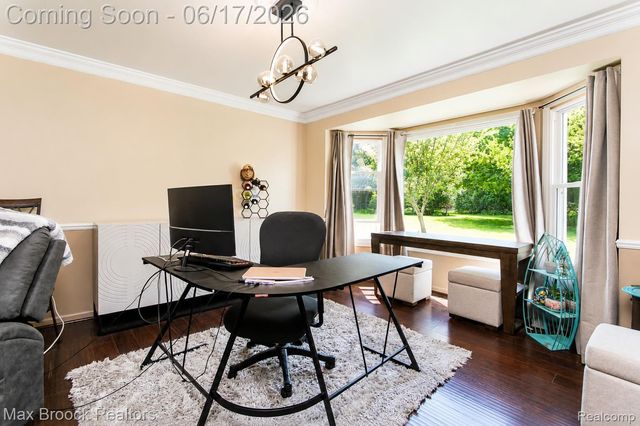 8952 Cynthia Court, Commerce Charter Township, MI 48382
