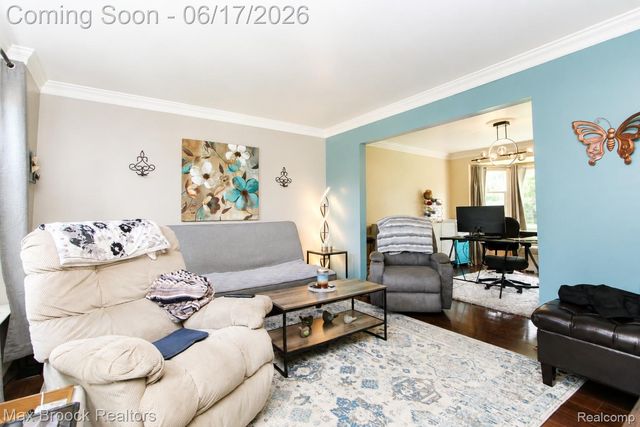8952 Cynthia Court, Commerce Charter Township, MI 48382