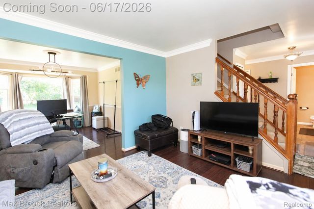 8952 Cynthia Court, Commerce Charter Township, MI 48382