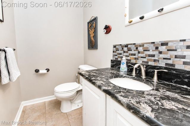 8952 Cynthia Court, Commerce Charter Township, MI 48382