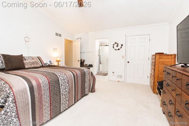 8952 Cynthia Court, Commerce Charter Township, MI 48382