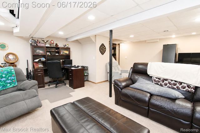 8952 Cynthia Court, Commerce Charter Township, MI 48382