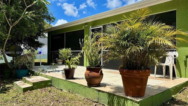 1122 MCKINLEY AVE, Lehigh Acres, FL 33972