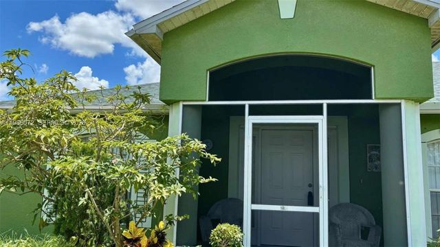 1122 MCKINLEY AVE, Lehigh Acres, FL 33972