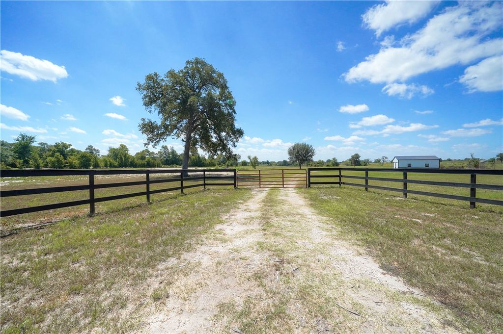 33083 FM 1736 Road, Hempstead, TX 77445 — photo 2