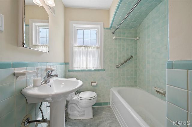 6945 Melrose Avenue, University City, MO 63130