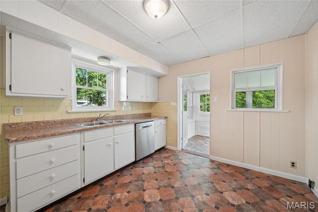 6945 Melrose Avenue, University City, MO 63130