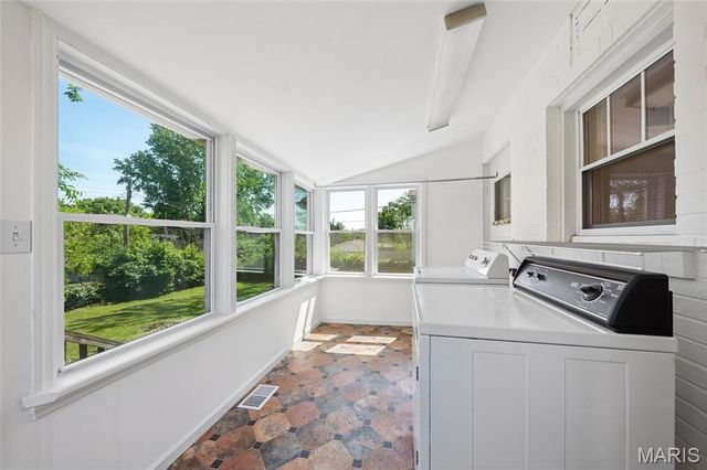 6945 Melrose Avenue, University City, MO 63130