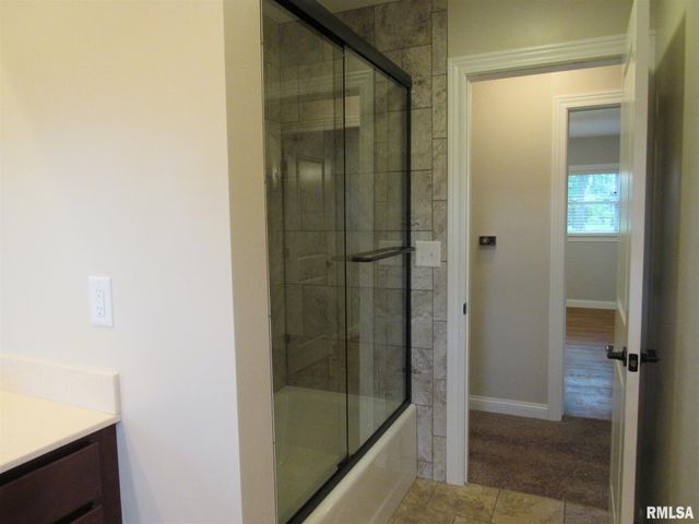 233 MANOR Drive, Riverdale, IA 52722